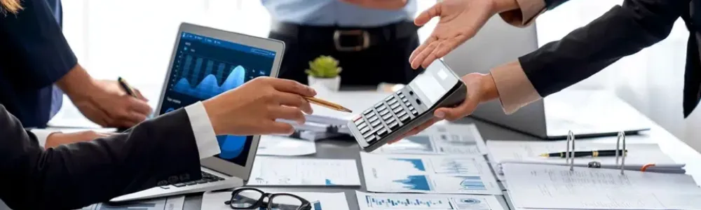 Why Your Business Needs Remote Accountants infographic highlighting how remote accountants help businesses reduce costs, improve financial management, ensure compliance, and streamline accounting processes.